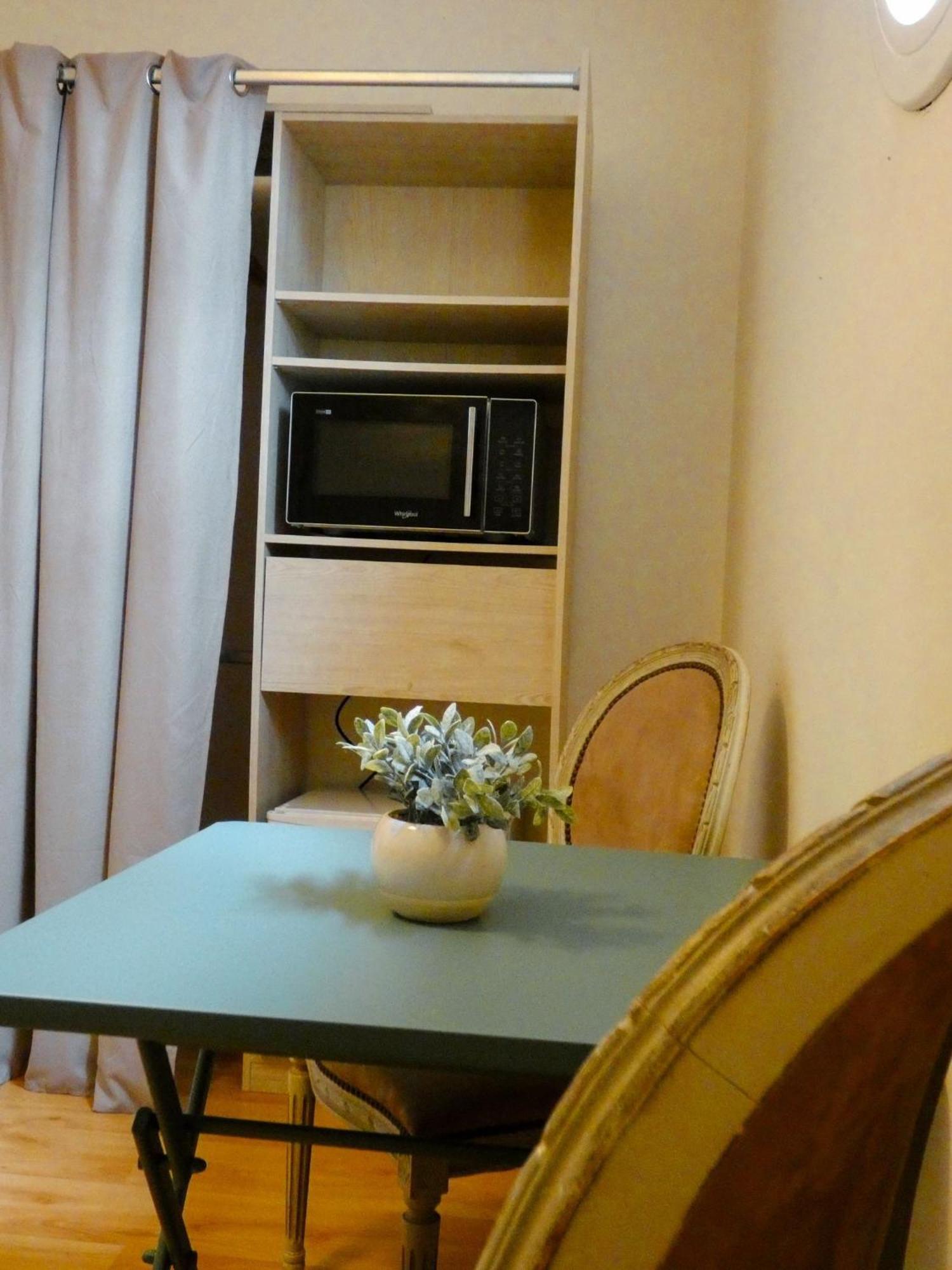 Chambre D'Hote L'Oree Des Buis Vouille  Экстерьер фото