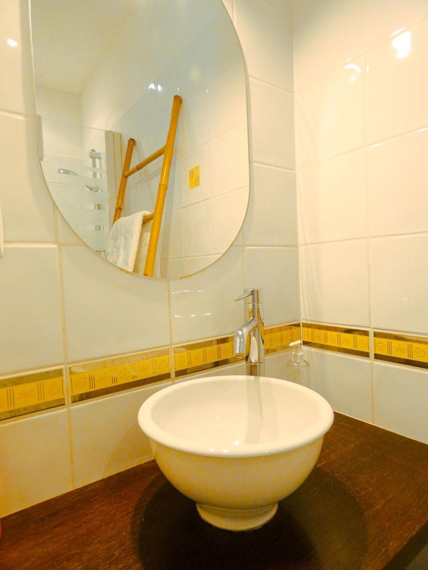 Chambre D'Hote L'Oree Des Buis Vouille  Экстерьер фото