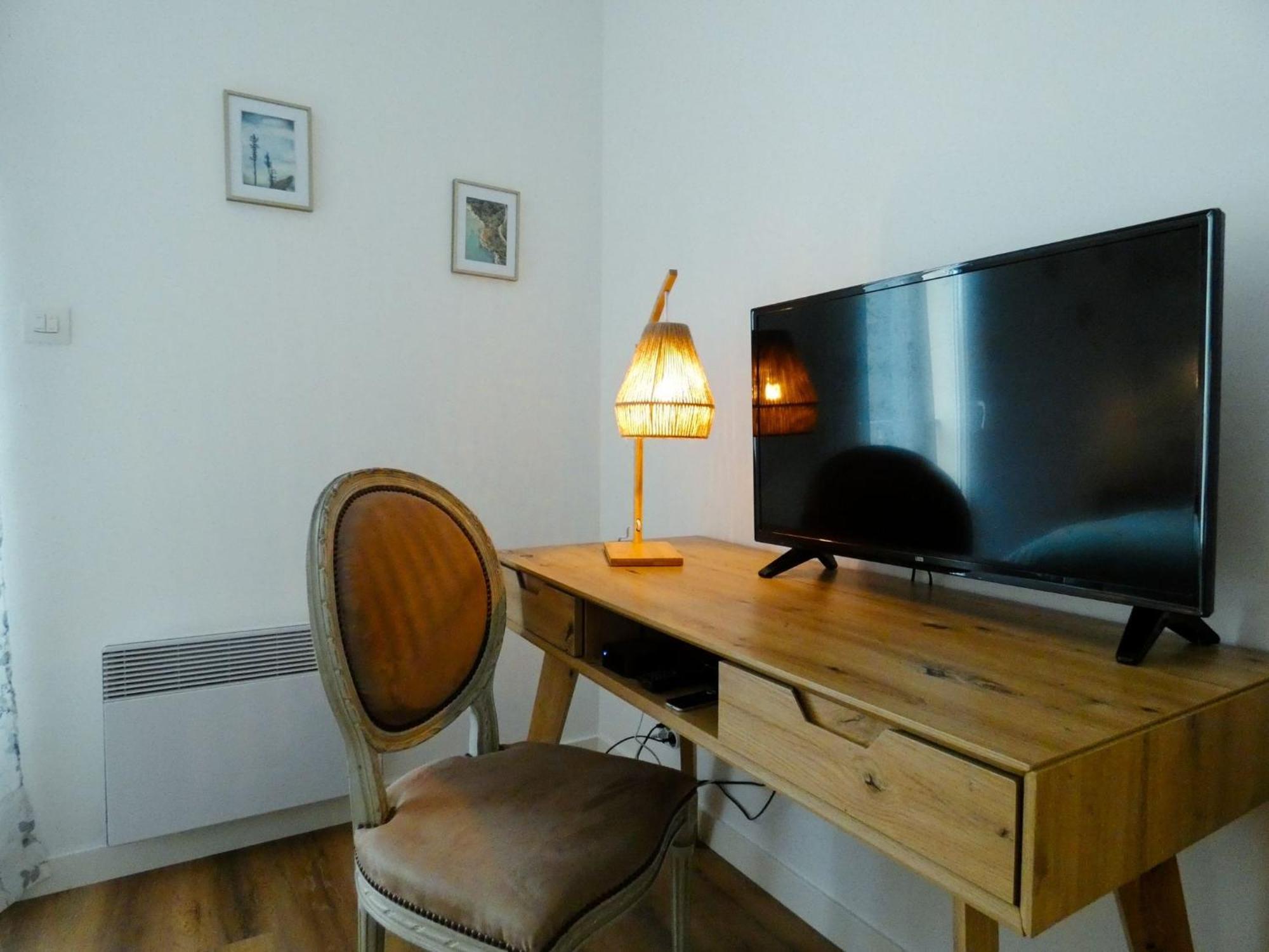 Chambre D'Hote L'Oree Des Buis Vouille  Экстерьер фото